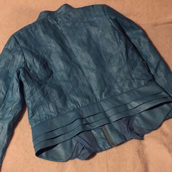 Turquoise jacket - Picture 4 of 4